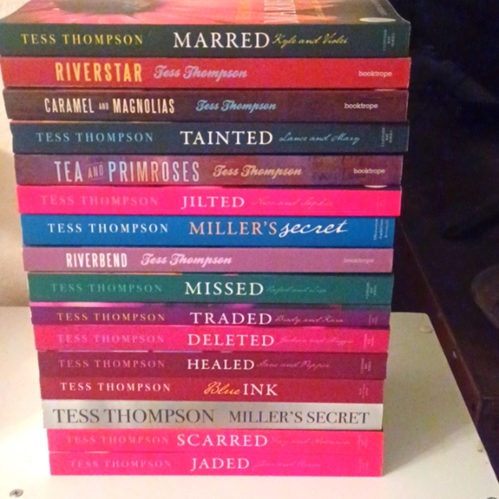 Tess Thompson books lot of 16